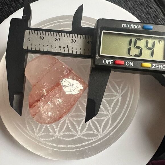 Fire Quartz Crystal Heart‎ Carving (#1) - Picture 8 of 16